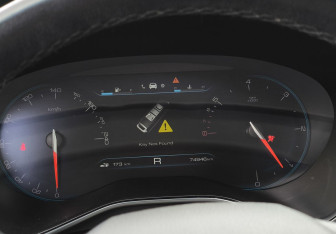 Подержанный автомобиль Chevrolet Captiva 2022 года (19 фото)