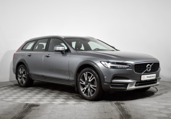 Подержанный автомобиль Volvo V90 Cross Country 2019 года (3 фото)