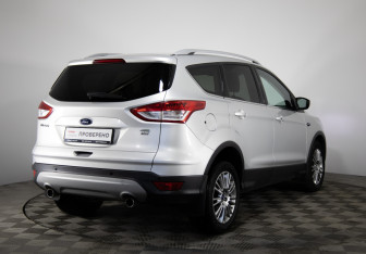 Подержанный автомобиль Ford Kuga 2013 года (5 фото)