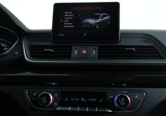 Подержанный автомобиль Audi Q5 2018 года (12 фото)