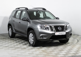 Подержанный автомобиль Nissan Terrano 2014 года (3 фото)