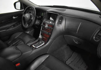 Подержанный автомобиль Infiniti EX 2012 года (13 фото)