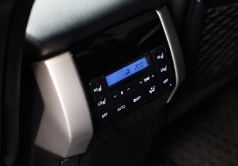 Подержанный автомобиль Toyota Land Cruiser Prado 2020 года (23 фото)