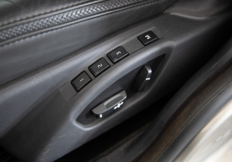 Подержанный автомобиль Volvo XC70 2012 года (19 фото)