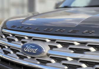 Подержанный автомобиль Ford Explorer 2018 года (9 фото)