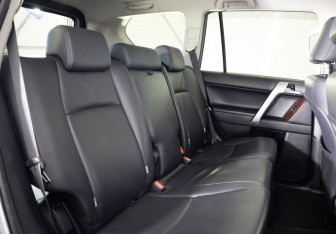 Подержанный автомобиль Toyota Land Cruiser Prado 2013 года (13 фото)