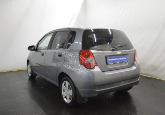 Подержанный автомобиль Chevrolet Aveo Hatchback 2010 года (7 фото)