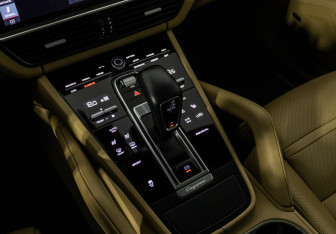 Подержанный автомобиль Porsche Cayenne 2019 года (30 фото)