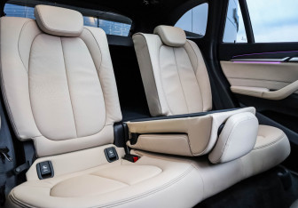 Подержанный автомобиль BMW X1 2021 года (31 фото)