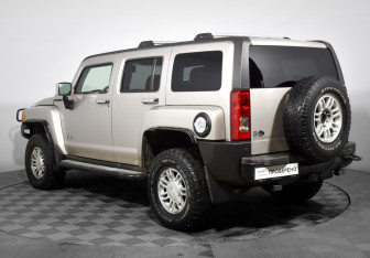 Подержанный автомобиль Hummer H3 Suv 2008 года (7 фото)