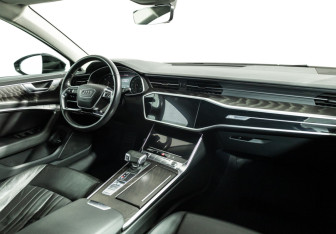 Подержанный автомобиль Audi A6 Wagon 2021 года (9 фото)