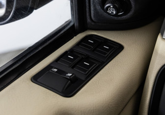 Подержанный автомобиль Land Rover Range Rover Sport 2007 года (18 фото)