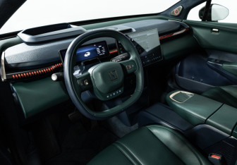 Подержанный автомобиль Zeekr X 2024 года (11 фото)