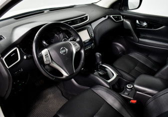 Подержанный автомобиль Nissan Qashqai 2018 года (10 фото)