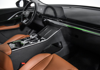 Подержанный автомобиль Omoda C5 2023 года (13 фото)