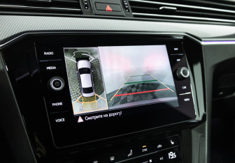 Подержанный автомобиль Volkswagen Passat Sedan 2021 года (16 фото)