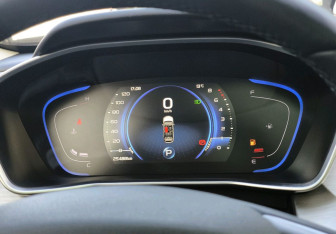 Подержанный автомобиль Geely Coolray 2023 года (10 фото)