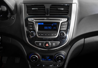 Подержанный автомобиль Hyundai Solaris Sedan 2014 года (16 фото)