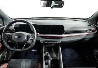 Подержанный автомобиль Geely Coolray 2023 года (13 фото)