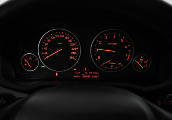 Подержанный автомобиль BMW X3 2016 года (21 фото)