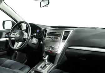 Подержанный автомобиль Subaru Outback Wagon 2011 года (9 фото)