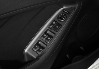Подержанный автомобиль Kia Cerato Sedan 2014 года (10 фото)