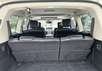 Подержанный автомобиль Infiniti QX80 2018 года (24 фото)