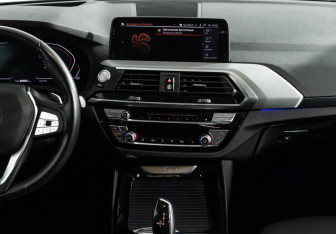 Подержанный автомобиль BMW X3 2019 года (14 фото)