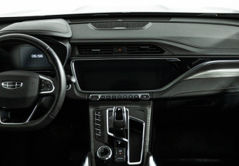 Подержанный автомобиль Geely Atlas Pro 2022 года (14 фото)
