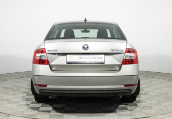 Подержанный автомобиль Skoda Octavia Liftback 2019 года (6 фото)