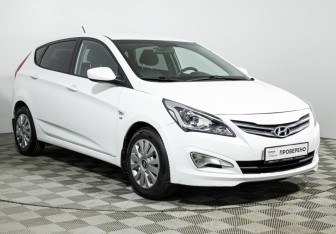 Подержанный автомобиль Hyundai Solaris Hatchback 2015 года (3 фото)
