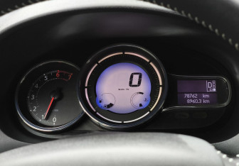 Подержанный автомобиль Renault Megane Hatchback 2013 года (18 фото)