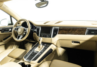 Подержанный автомобиль Porsche Macan 2014 года (9 фото)