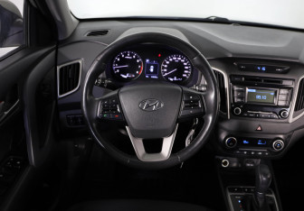 Подержанный автомобиль Hyundai Creta 2017 года (10 фото)