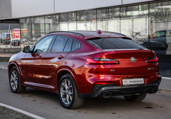 Подержанный автомобиль BMW X4 2019 года (9 фото)