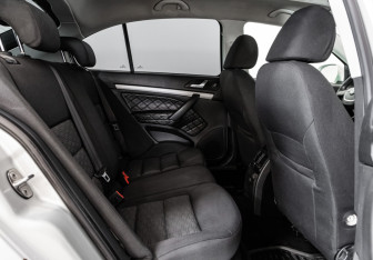 Подержанный автомобиль Skoda Octavia Liftback 2012 года (14 фото)