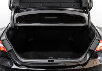 Подержанный автомобиль Toyota Camry Sedan 2019 года (32 фото)