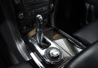 Подержанный автомобиль Infiniti QX80 2014 года (11 фото)