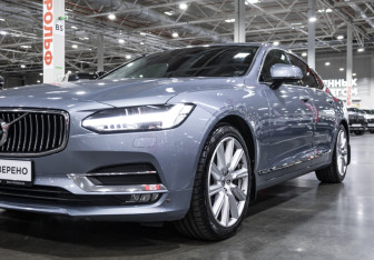 Подержанный автомобиль Volvo S90 2017 года (7 фото)