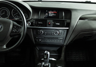 Подержанный автомобиль BMW X3 2014 года (14 фото)