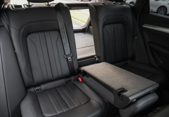 Подержанный автомобиль Audi Q5 2021 года (33 фото)