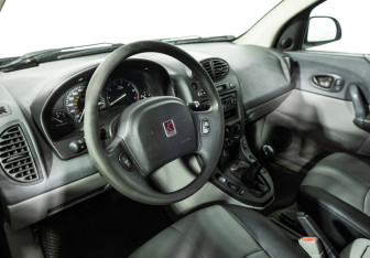 Подержанный автомобиль Saturn VUE 2002 года (11 фото)