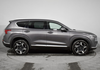 Подержанный автомобиль Hyundai Santa Fe 2021 года (4 фото)