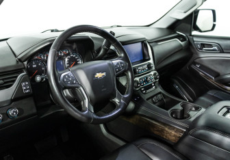 Подержанный автомобиль Chevrolet Tahoe 2016 года (11 фото)