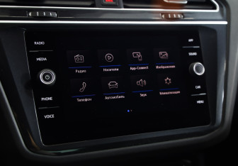 Подержанный автомобиль Volkswagen Tiguan 2019 года (13 фото)