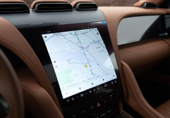 Подержанный автомобиль BYD Yangwang U8 2023 года (27 фото)