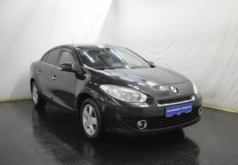 Подержанный автомобиль Renault Fluence 2011 года (3 фото)