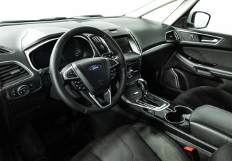 Подержанный автомобиль Ford S-MAX 2018 года (11 фото)