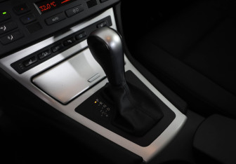 Подержанный автомобиль BMW X3 2010 года (12 фото)