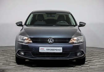 Подержанный автомобиль Volkswagen Jetta Sedan 2012 года (2 фото)